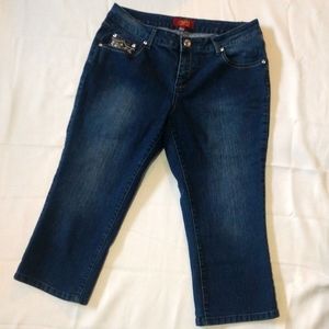 Women's size 8 (34") One Song crop blue jeans denim pants, like new! Jeweled gem